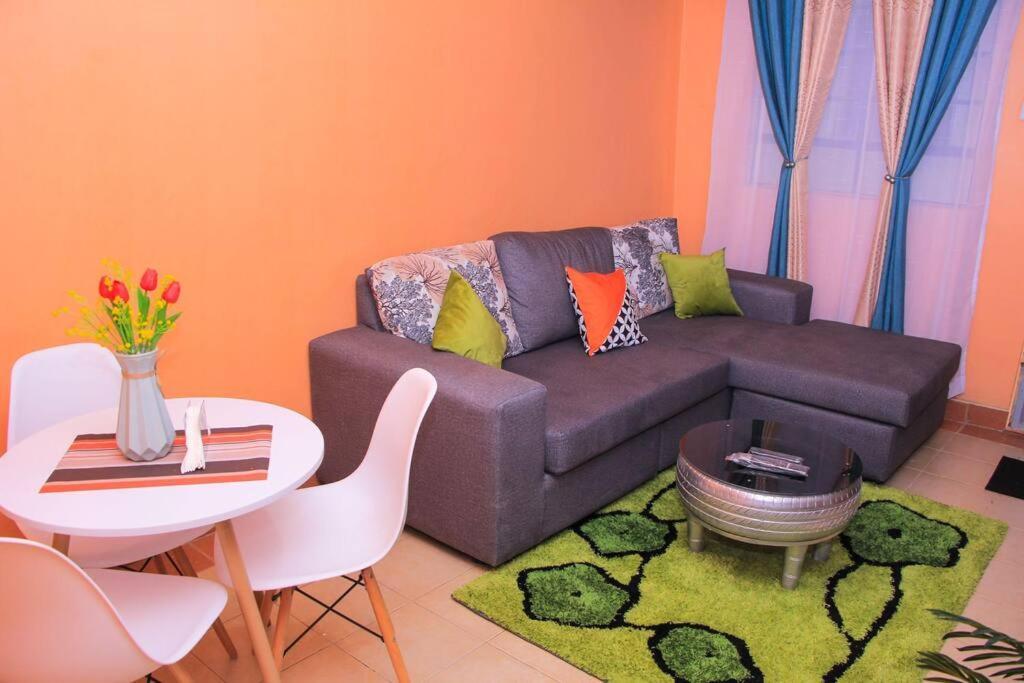 Cozy Homes 1 Bedroom House With Wi-Fi King Size Bed. Free Parking Naivasha Esterno foto