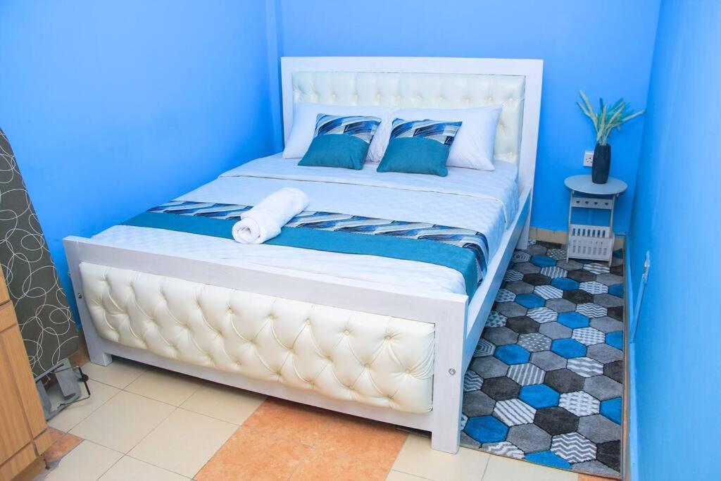 Cozy Homes 1 Bedroom House With Wi-Fi King Size Bed. Free Parking Naivasha Esterno foto